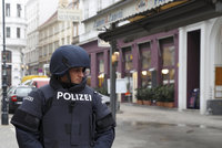 Střelba v restauraci v centru Vídně: Jeden mrtvý, jeden postřelený a pachatel prchá
