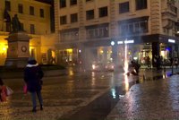 Cizinec odpálil v centru Prahy mezi lidmi ohňostroj. Za porušení vyhlášky dostal pokutu