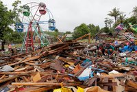 Ničivá tsunami má už 429 obětí, 154 lidí se pohřešuje. Nevarovali nás, pláčou Indonésané