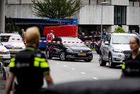V Rotterdamu zadrželi čtyři muže podezřelé z plánování atentátu: Dalšího našli v Německu