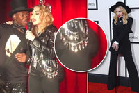 Šedesátnice Madonna neumí stárnout: Přifouknutým pozadím rozladila fanoušky