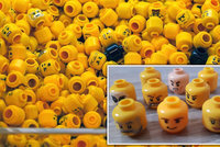 Pediatři spolkli hlavičku LEGO panáčka. Za jak dlouho a v jakém stavu vyšla ven?