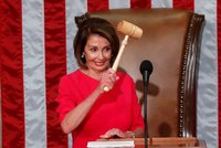 V americkém Kongresu vrátili kladívko ženě. Trumpovi zatopí zkušená sokyně