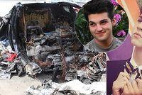 Zbohatlický synek (†18) uhořel v tesle, která havarovala ve 186 km/h: Rodiče žalují automobilku!