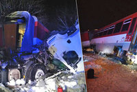 Vážná železniční nehoda: Kamion zablokoval přejezd: Narazil do něj vlak plný lidí!