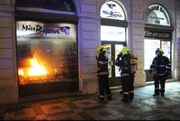 Obchod se šperky z Václavského náměstí v plamenech: Škody dosahují 200 tisíc!