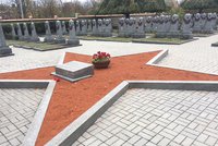 Poškozují hroby rudoarmějců na Olšanských hřbitovech, zlobili se lidé. Všechno je jinak