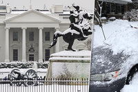 Bouře si v USA vyžádala sedm mrtvých. Pod sněhem zmizel i Bílý dům
