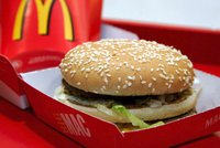 McDonald's dostal od Bruselu přes prsty. O Big Mac se musí začít dělit