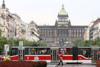 Z Muzea na Vodičkovu tramvají: Do horní části „Václaváku“ se vrátí koleje, radní schválili zpracování projektu