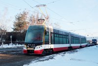Tramvaje 15T mají problém: Kvůli množství vykolejení hrozí, že budou po Praze jezdit pomaleji