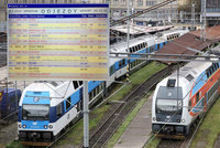 Problémy na pražské železnici: Vlaky na Masarykově i hlavním nádraží nabírají velká zpoždění