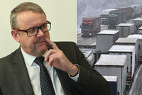 Ministr Ťok pro Blesk: Za D1 se řidičům omlouvám, ale kolapsy budou dál