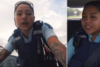 Krásná policistka okouzlila tisíce lidí: „Od té bych bych se rád nechal zatknout,“ říkají její fanoušci