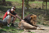 Kamarád Michala rozsápaného lvem: Ubožáci ho uštvali! Chtěl vzít lvy do Afriky