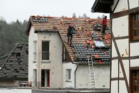 Německem se prohnalo tornádo a ničilo domy. Čtyři lidé skončili v nemocnici
