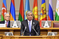 Nový prezident Kazachstánu přejmenoval hlavní město. Stačily mu čtyři dny