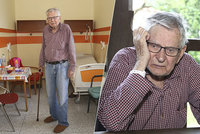 Všichni se na mě vykašlali, zoufá si osamělý Skopeček (93)! Telefon vyhodil do koše