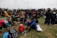 Kypr se „prohýbá“ pod návalem migrantů. Houfně pronikají i do evropské části