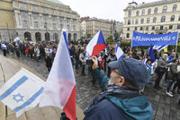Bývalou židovskou čtvrtí v Praze prošly asi dvě stovky lidí:   Pochodovaly proti antisemitismu
