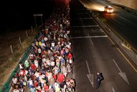 Migranty je třeba vracet rychleji, i když se vzpouzejí, shodli se ministři EU