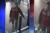 Při nákupu jízdenky zapomněl v metru foťák. Policisté se shání po muži, který jej odnesl