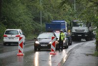 Dopravní peklo na Žižkově: Oprava plynovodu na tři měsíce uzavřela ulici Pod Krejcárkem