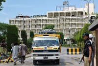 Útok na pětihvězdičkový hotel v Pákistánu: Hosty evakuovali, ozývá se střelba