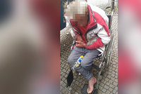 Opilec v Plzni padal z invalidního vozíku: Kvůli chlastu ho vyhodili i z léčebny