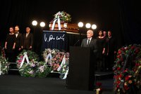 PŘÍMÝ PŘENOS: Pohřeb Václava Postráneckého (†75): Národní divadlo praskalo ve švech!