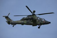 Vrtulník německé armády musel přistát na Prostějovsku! Stroj hlásil závadu