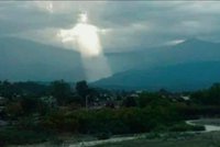 Na nebi se zjevil Ježíš: Výjimečný světelný úkaz vyrazil dech Argentincům