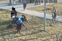 Brutální napadení v Butovicích: Útočník (22) hlídači dupal na hrudník, dostal podmínku