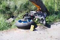 Tragická havárie motorky: U Plzně zemřela dívka (†22)
