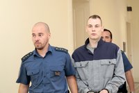 Znásilnil ji, zbil a pořezal! Muž si za pokus o vraždu sousedky v Holešovicích odpyká 20 let, potvrdil soud