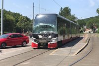Nehody kosí pražské tramvaje! Během dopoledne bouraly čtyři