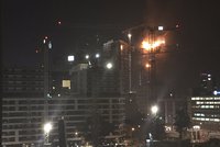 Obří požár zachvátil „nejmodernější mrakodrap“ Evropy: Komentátoři se obávají zhroucení celé budovy