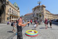 Tropy v Praze budou pokračovat: Rozpálené ulice zchladí pouze bouřky