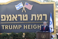 Vděčný Netanjahu dal Trumpovi dárek. Pojmenoval po něm osadu na Golanech