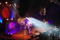 Rockové fanoušky v O2 areně potěšili Whitesnake a Def Leppard