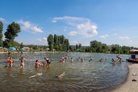 Letní radovánky v Praze: Na kterých přírodních koupalištích je voda nejkvalitnější?