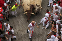 V Pamploně skončily běhy s býky, za týden se zranilo 35 lidí