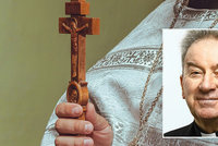 Arcibiskup údajně sahal obětem na zadek. Teď od něj dal Vatikán ruce pryč