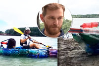 Tomáš sjel Dunaj v kanoi z plastových lahví: Chtěl tak upozornit na problémy s odpadky
