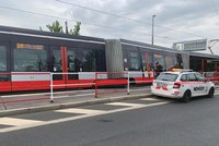 Ve Strašnicích vykolejila tramvaj: MHD jezdila čtyři hodiny oklikou