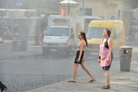 Vedro rozpálilo Česko až na 35,8 °C. Bouřky a kroupy dorazí v sobotu, sledujte radar