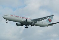 Boeing doplácí na havárie 737 MAX: Přichází o objednávky i peníze, za krk mu dýchá Airbus
