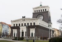 Plečnikova stavba dostane nový háv: Kostel Nejsvětějšího srdce Páně na Jiřáku se opravuje