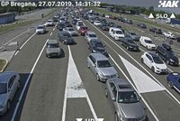 Peklo na chorvatských silnicích: Řidiče o víkendu čekají blokády hranic i mýtných bran