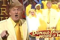 Trump ve žlutém obleku tančil s kuřaty: Hlavu USA na síti doběhlo bizarní letité video